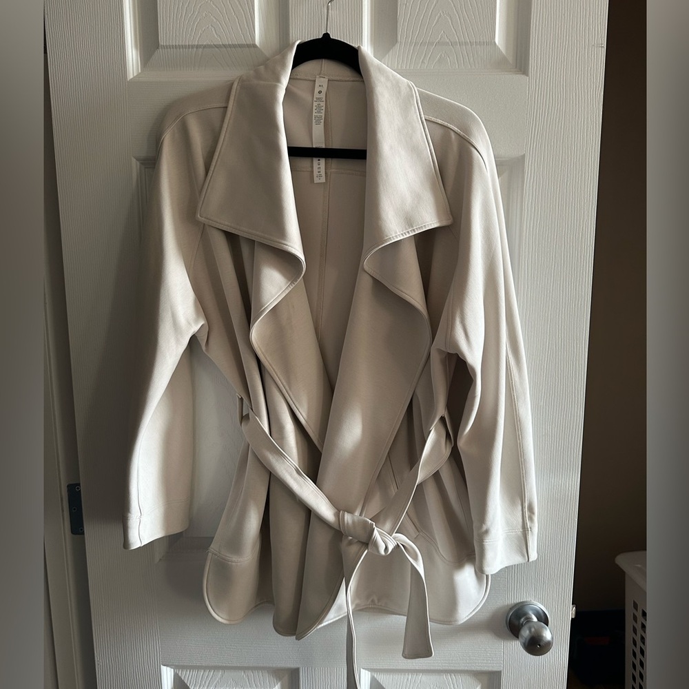 Lululemon “blazer” size M/L